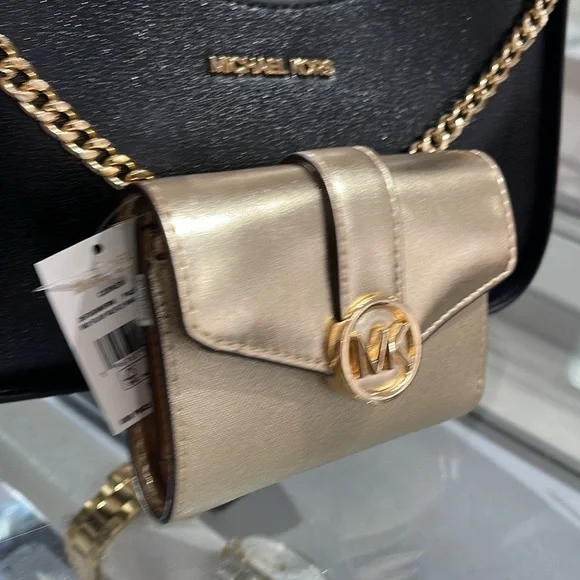 MICHAEL KORS
Carmen Medium Faux Leather Wallet
Pale Gold
NWT - Picture 2 of 16